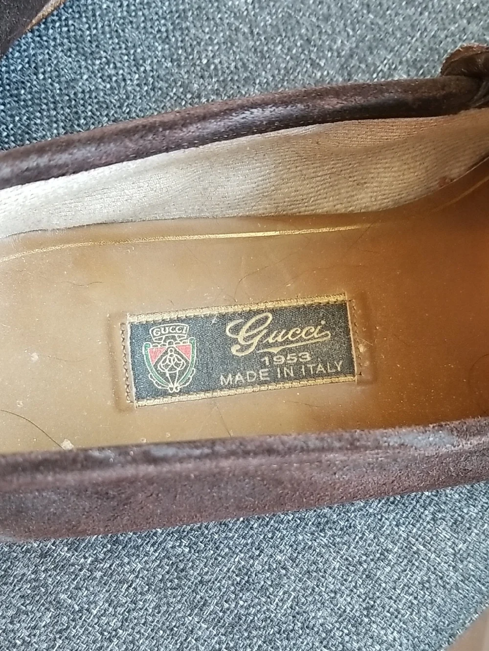 Gucci mens suede loafers size 9.5.  Made In Italy.  EUC